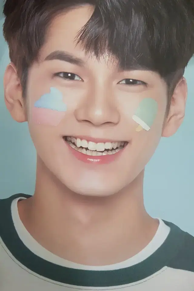 (하자) 워너원 이니스프리 브로마이드 팝니다!(옹성우, 김재환)