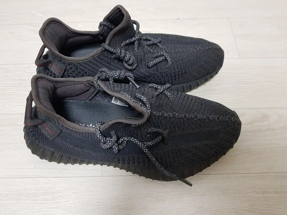 이지부스트350 v2 트리플블랙 | 브랜드 중고거래 플랫폼, 번개장터