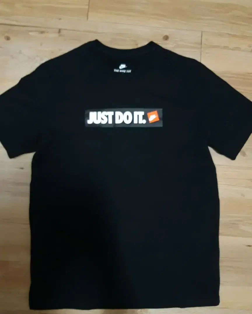 Nike Just Do It Vahn Short Sleeve Tee L