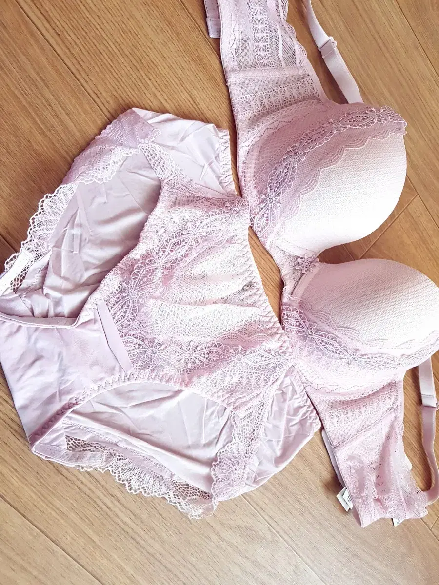 Evelyn Back Panties sells