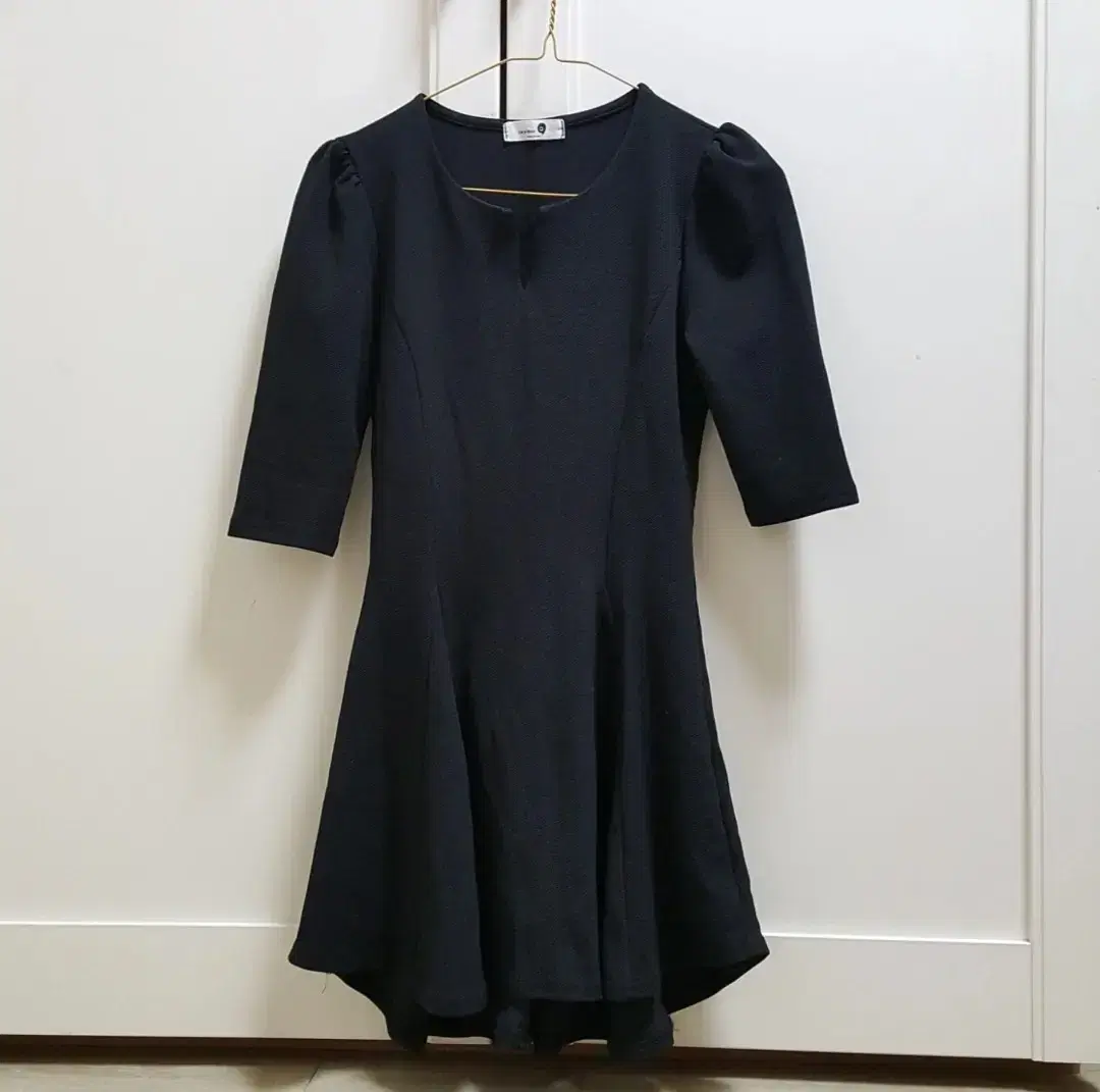 Lip-Hap Black ONEPIECE