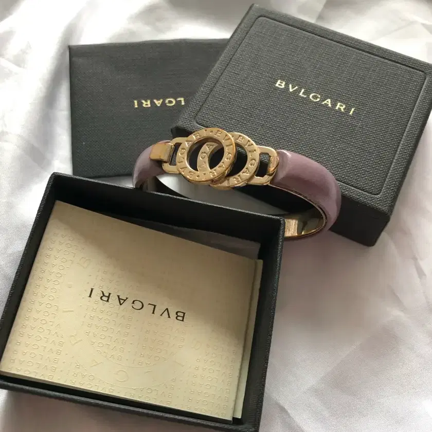 Fashion Bracelet 불가리팔찌,명품정품,정품불가리 on Bunjang with safe global shipping. Fashion Bracelet 불가리팔찌,명품정품,정품불가리 On Bunjang With Safe Global Shipping.
