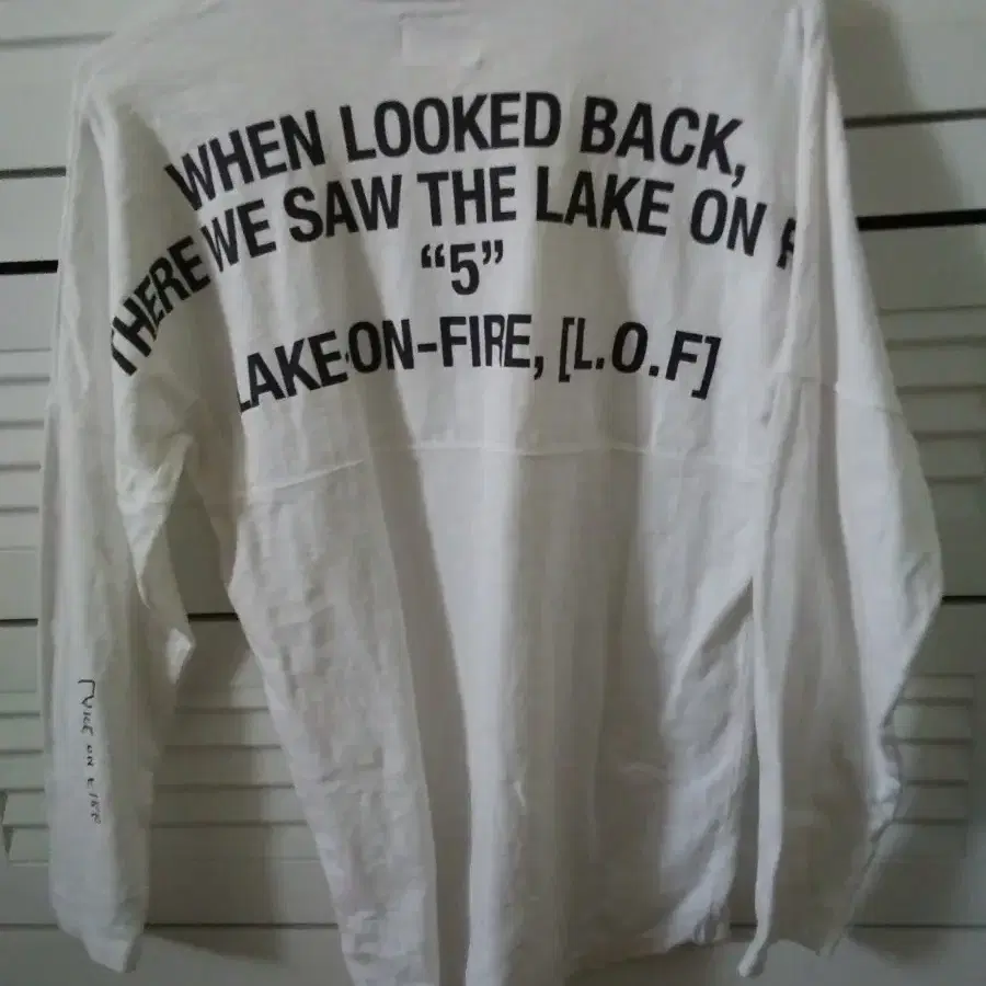 디스이즈네버댓 15s/s lake on fire티