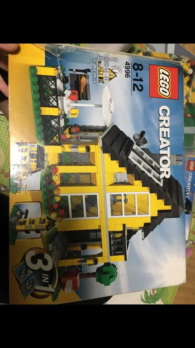 Lego 4996 sells