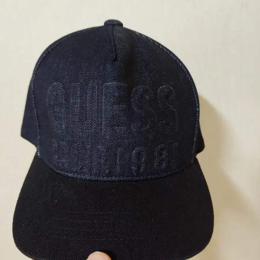 Guess 새상품