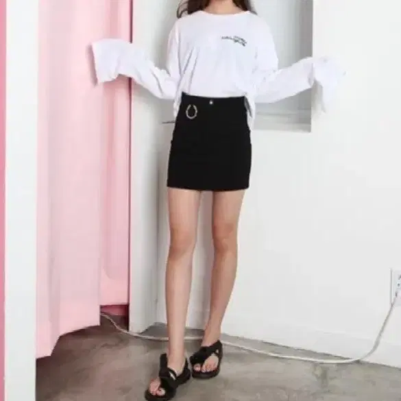 sleeve slit crop tee(black)