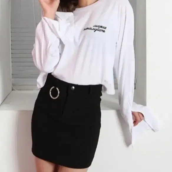 sleeve slit crop tee(black)