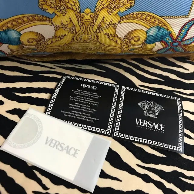 Versace 홈웨어 쿠션 새 제품, 컬렉션용!