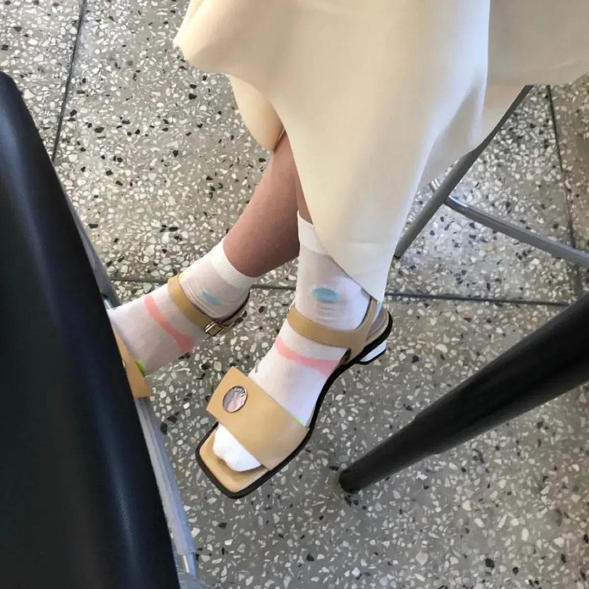 로이크 18ss LQ_8011 beige 베이지 샌들 38.5(255사이