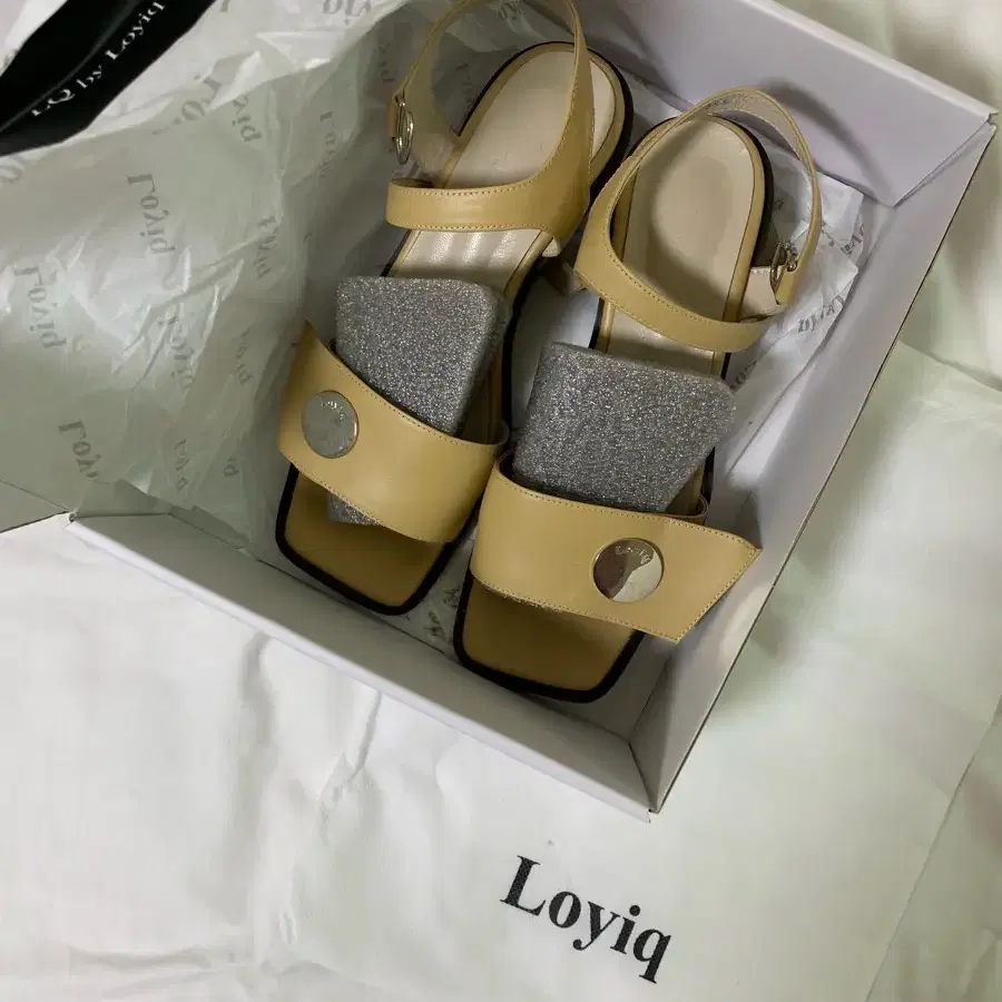 로이크 18ss LQ_8011 beige 베이지 샌들 38.5(255사이