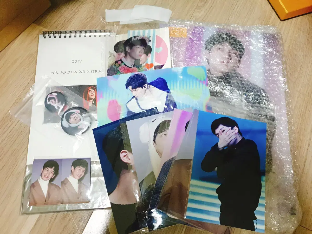 Biggs hyuk unofficial goods sells