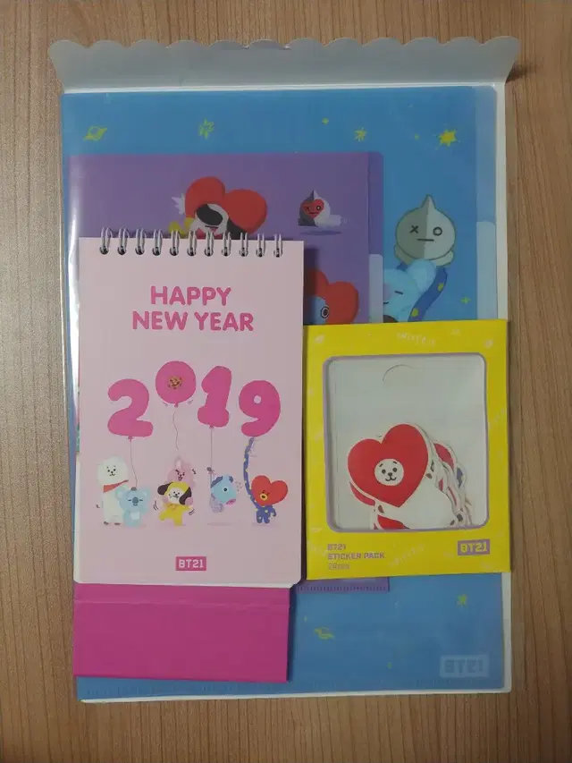 BT21 2019 캘린더 달력 세트