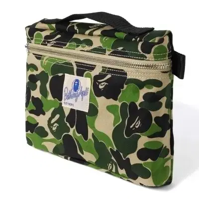 (새상품)베이프 camo abc pouch  판매합니다