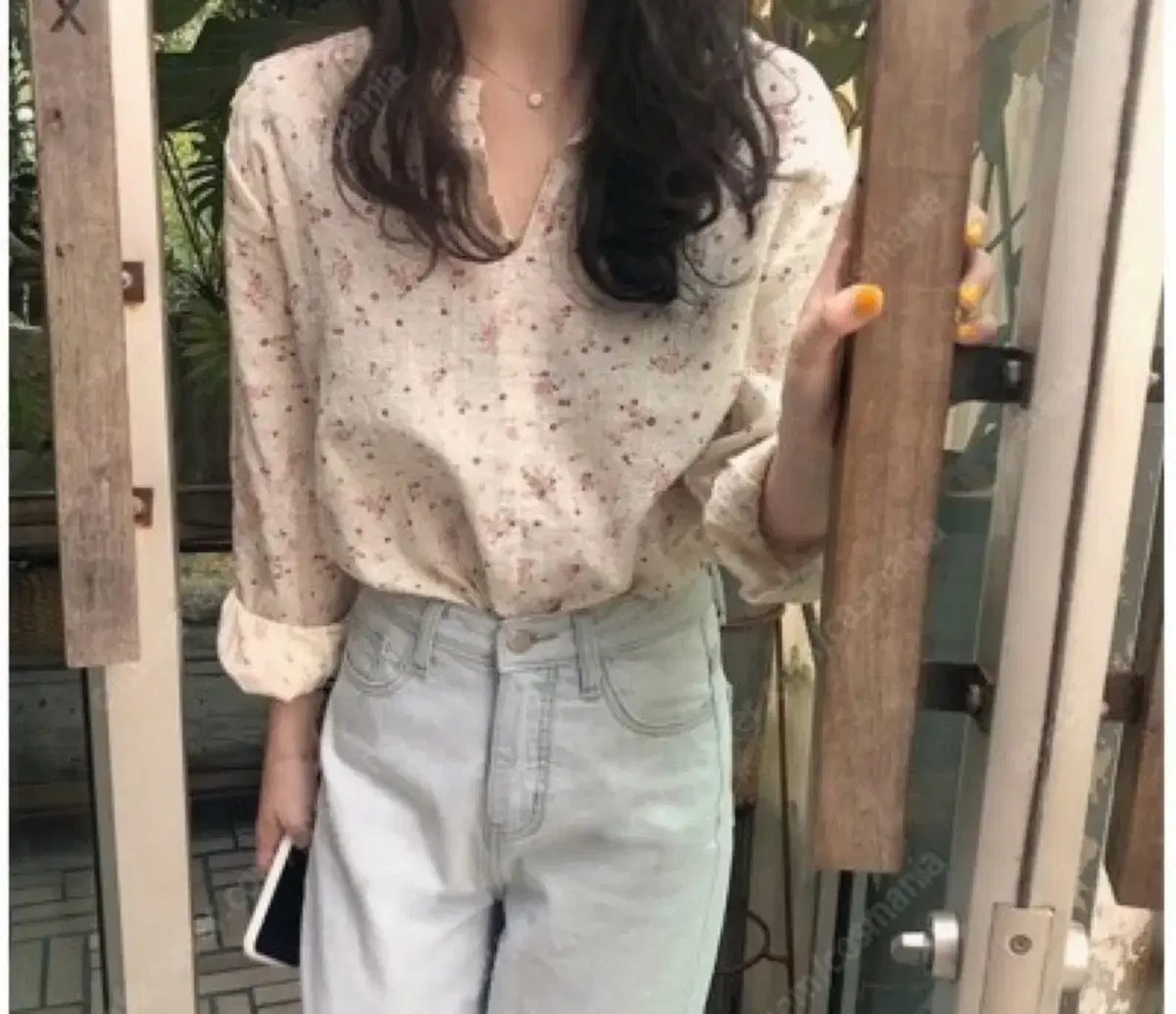 Floral blouse for relief