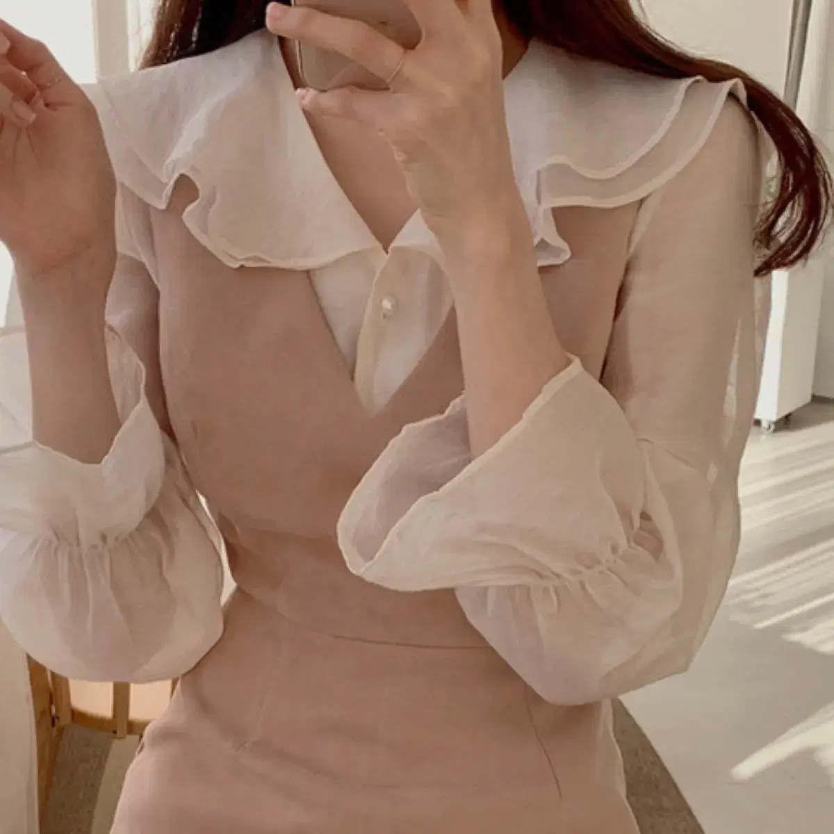 A blouse that is so delicate