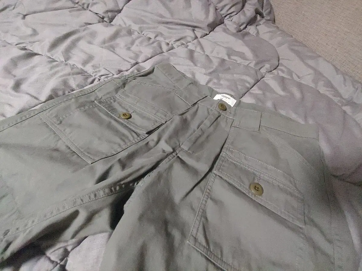 (NEW) (S) Espionage Short Pants