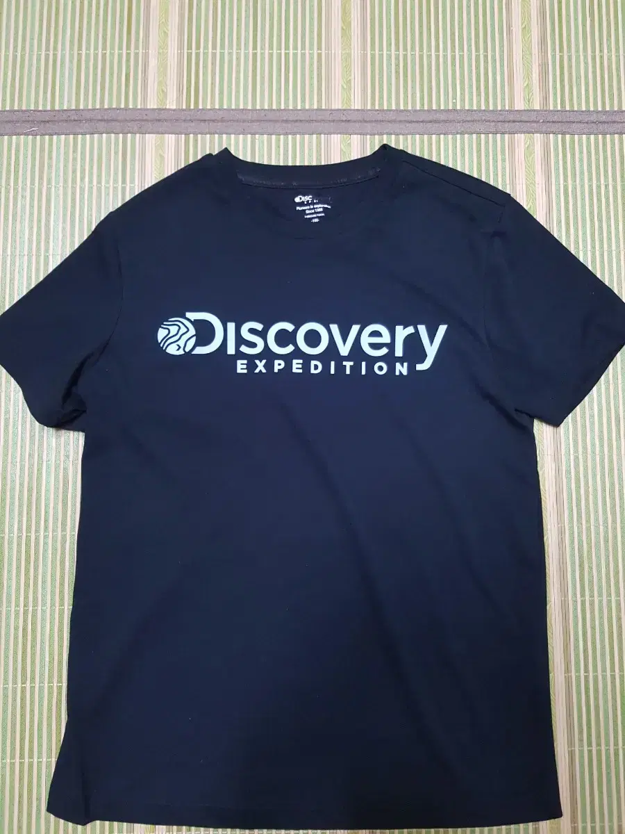 Discovery Short Sleeve limited edition New in box L 100 Black