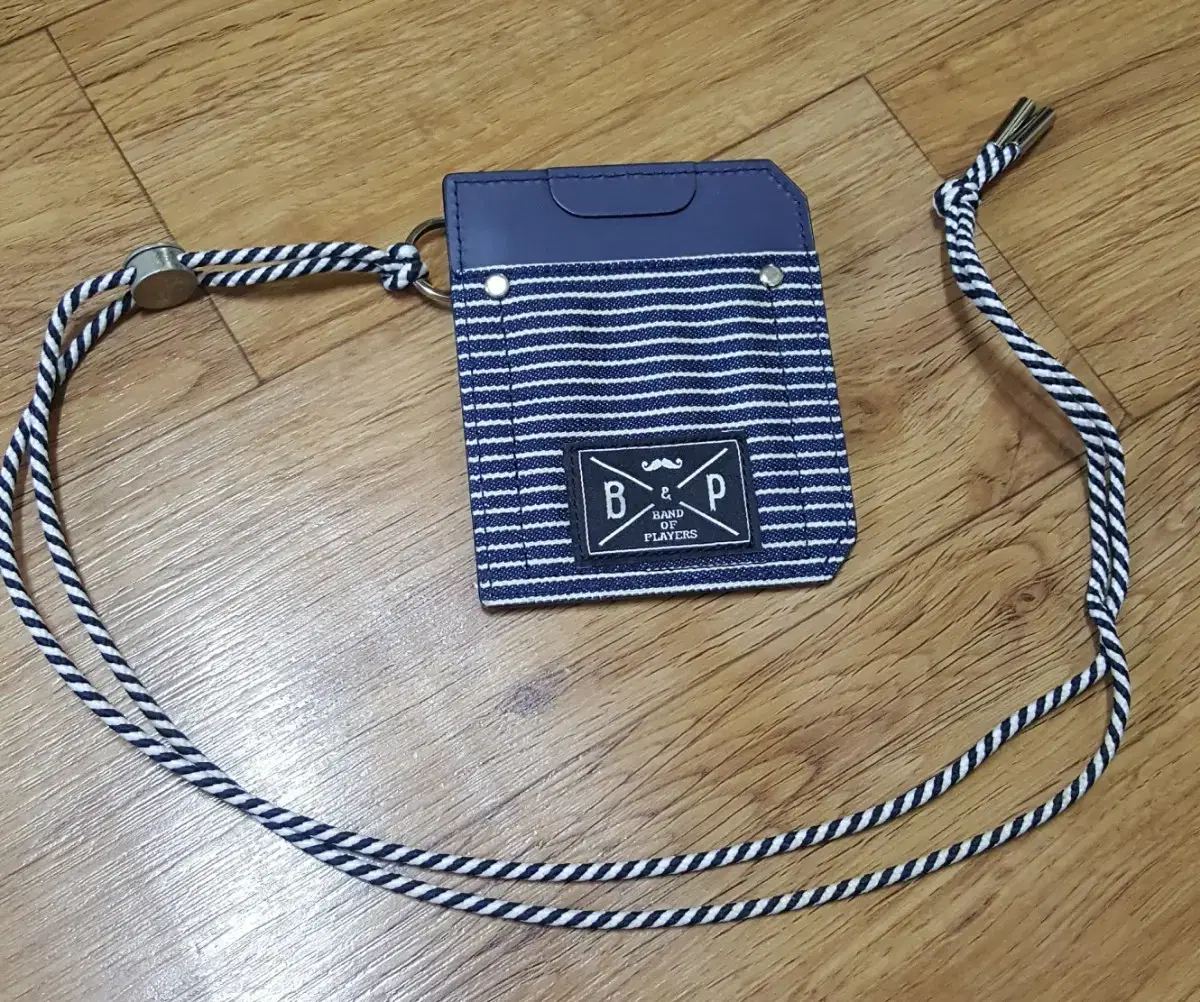 Necklace kard Wallet