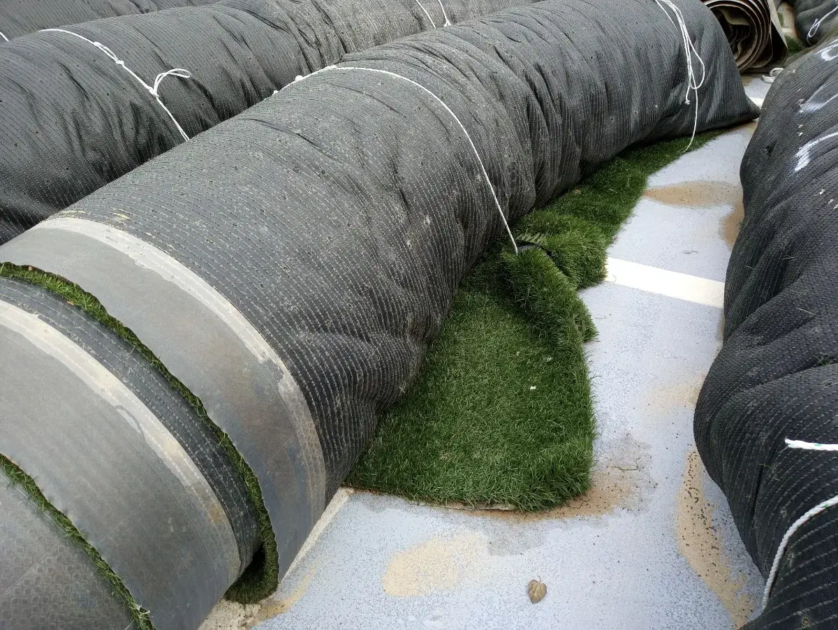 Artificial turf futsal court 20 37 meters 1 year use 010 3711 7487