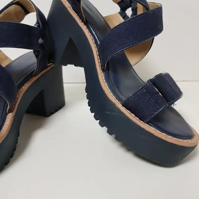 [250] ZARA Navy X-Strap Velcro Sandal