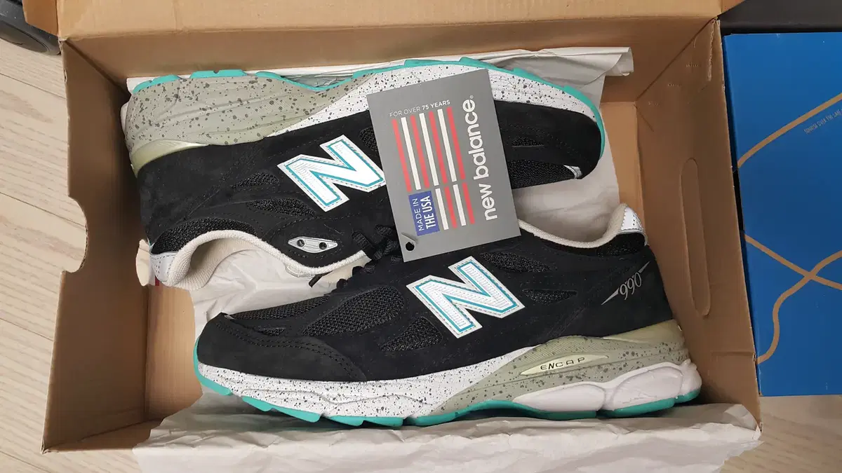 New Balance 990 Women's 250 (Men's 250 available)