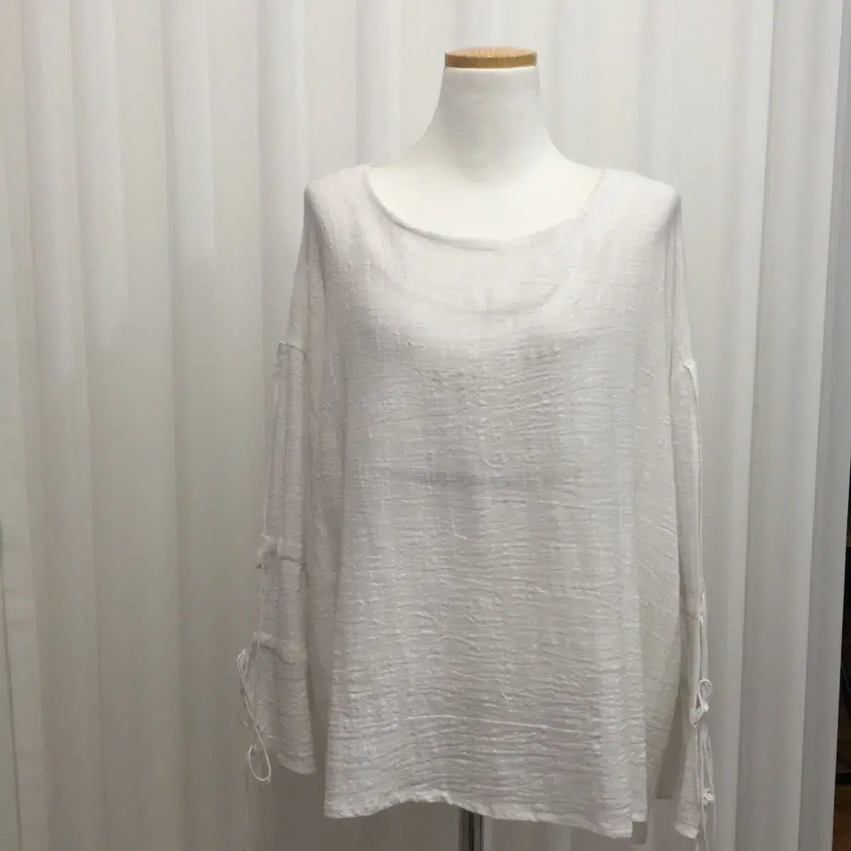 [Yeoreum] White round neck string linen blouse