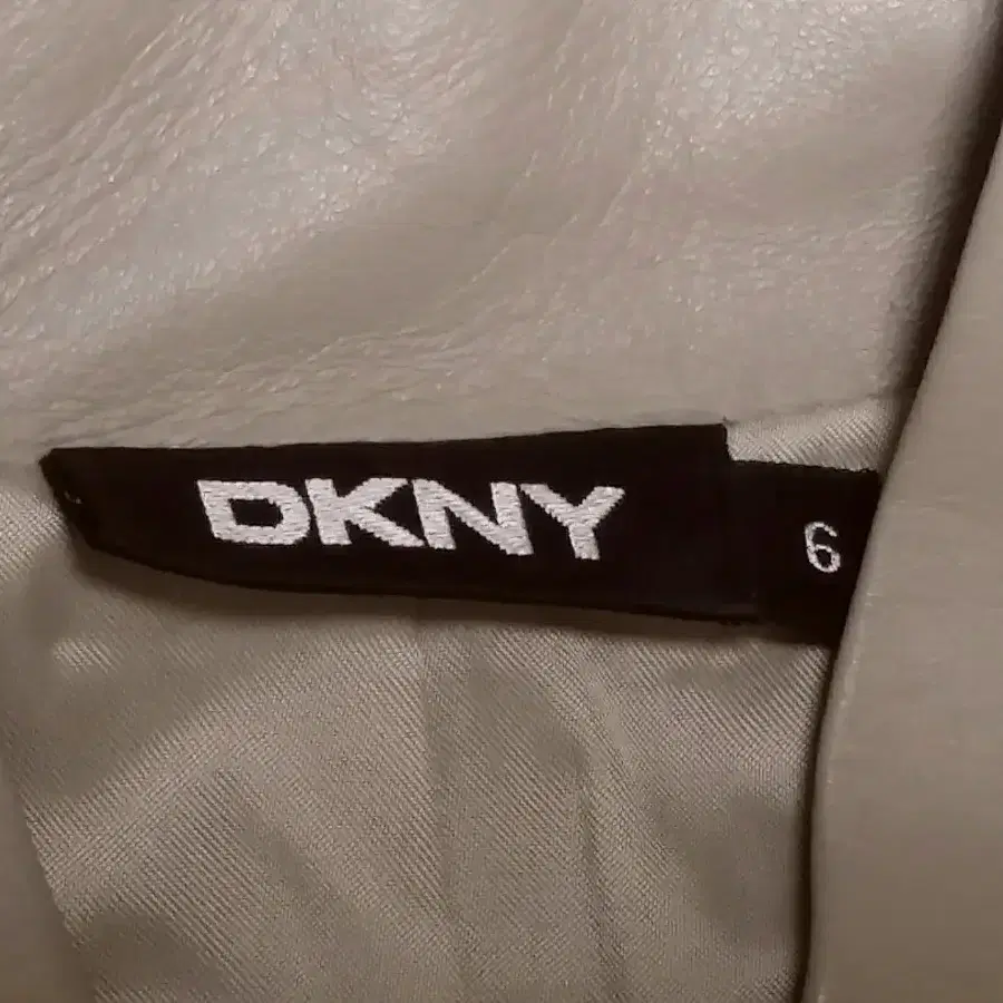 [새제품] DKNY 양가죽 차이나카라 집업 자켓