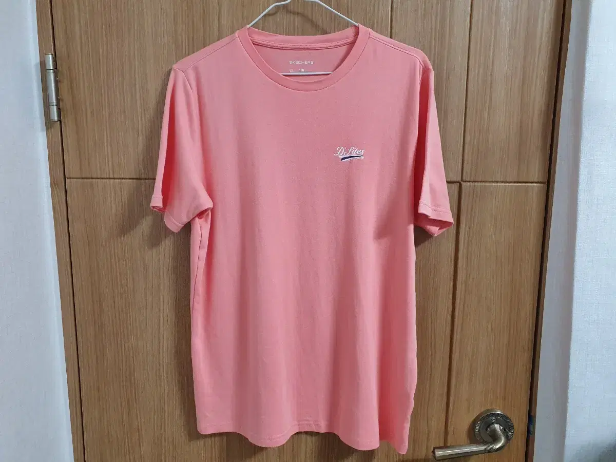 (100)Sketchers Short Sleeve T-Shirt