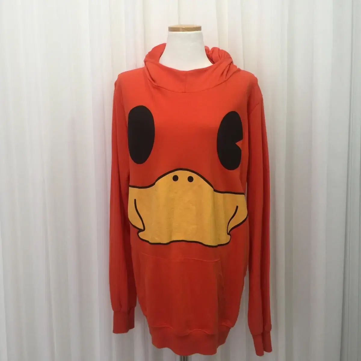 [T] Cute Character Hoodie (~Size 66)