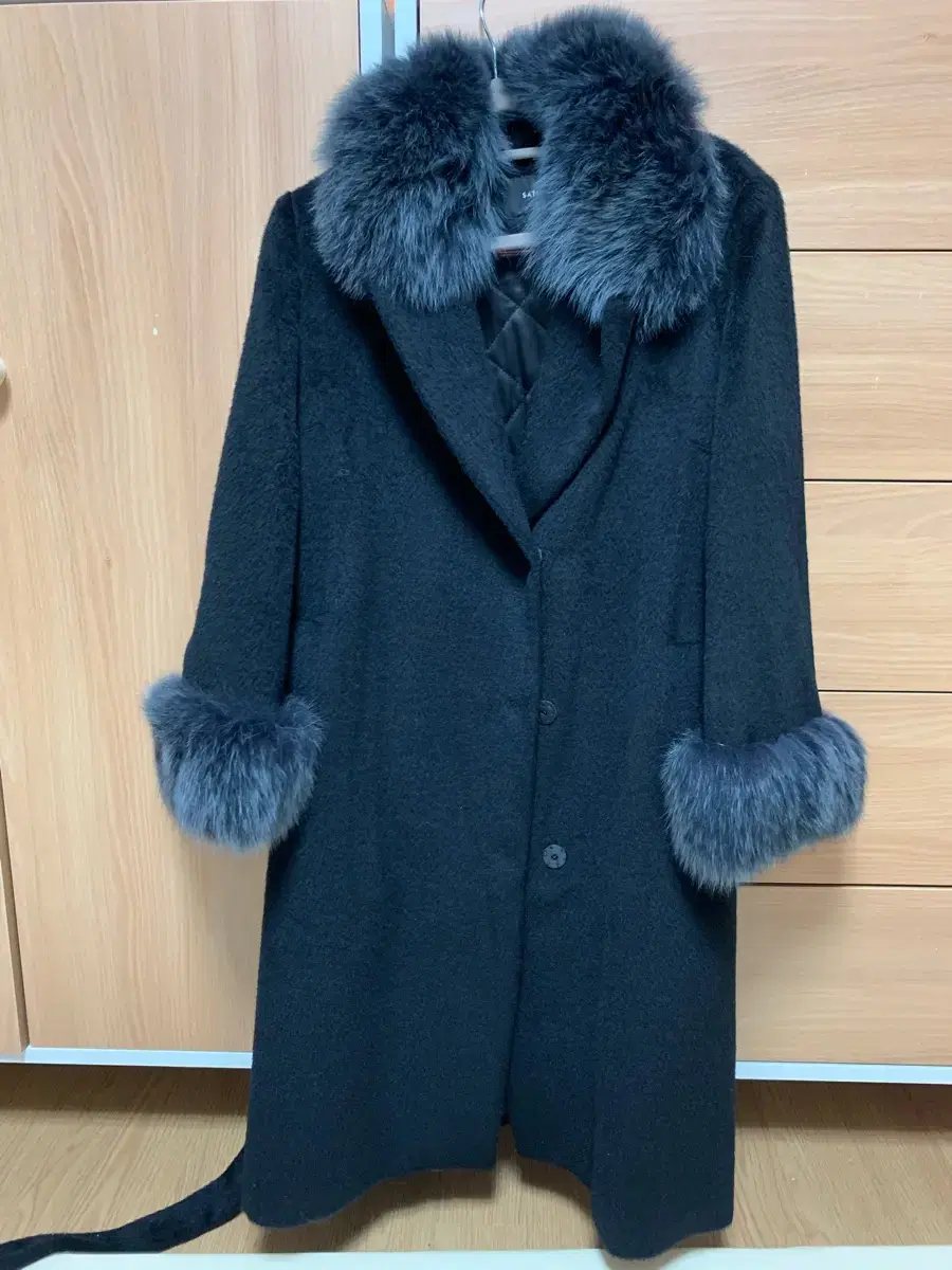 Satin genuine fox 100 momo coat