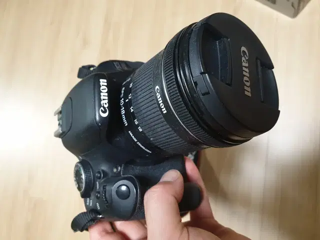 eos600d 카메라 / efs 10-18mm 렌즈 팝니다