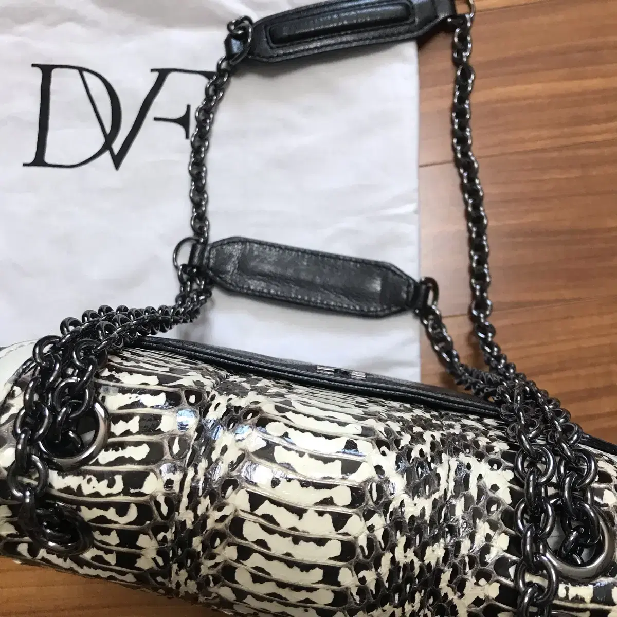 DVF 다이앤본퍼스텐버그 가방