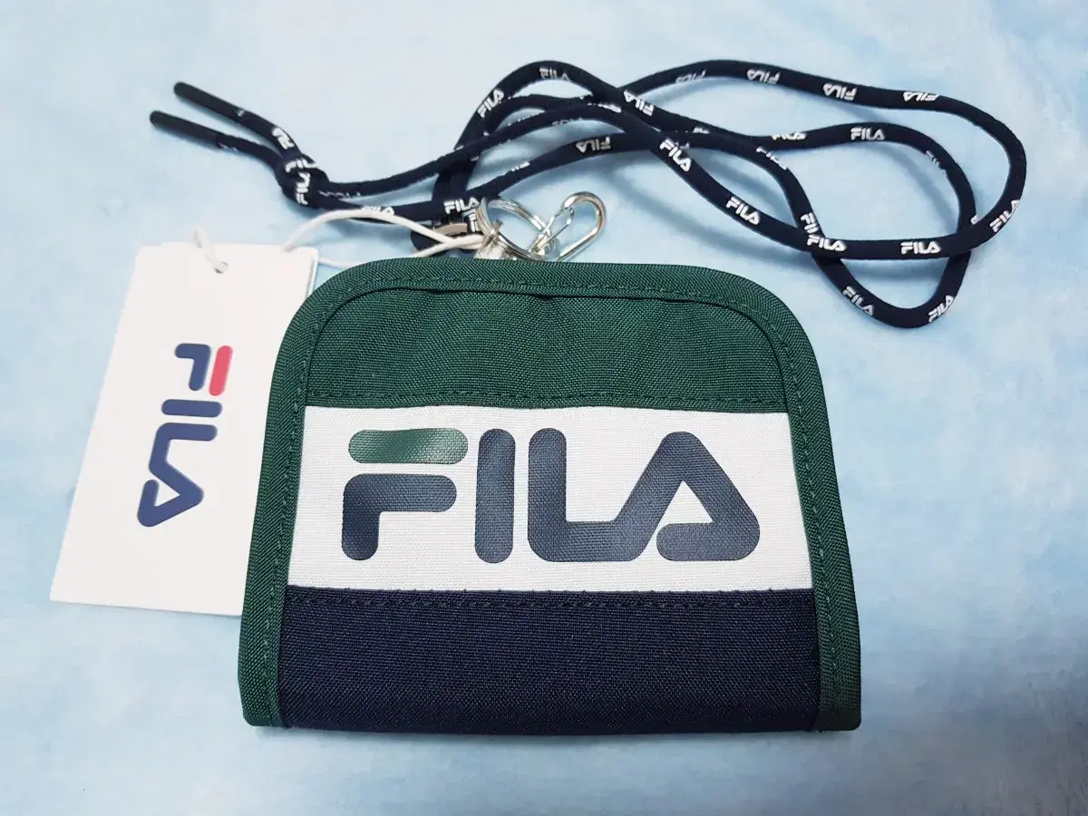 fila 스퀘어월렛