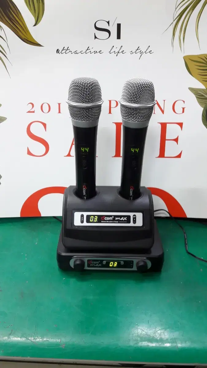 Decom. Max Wireless Microphone