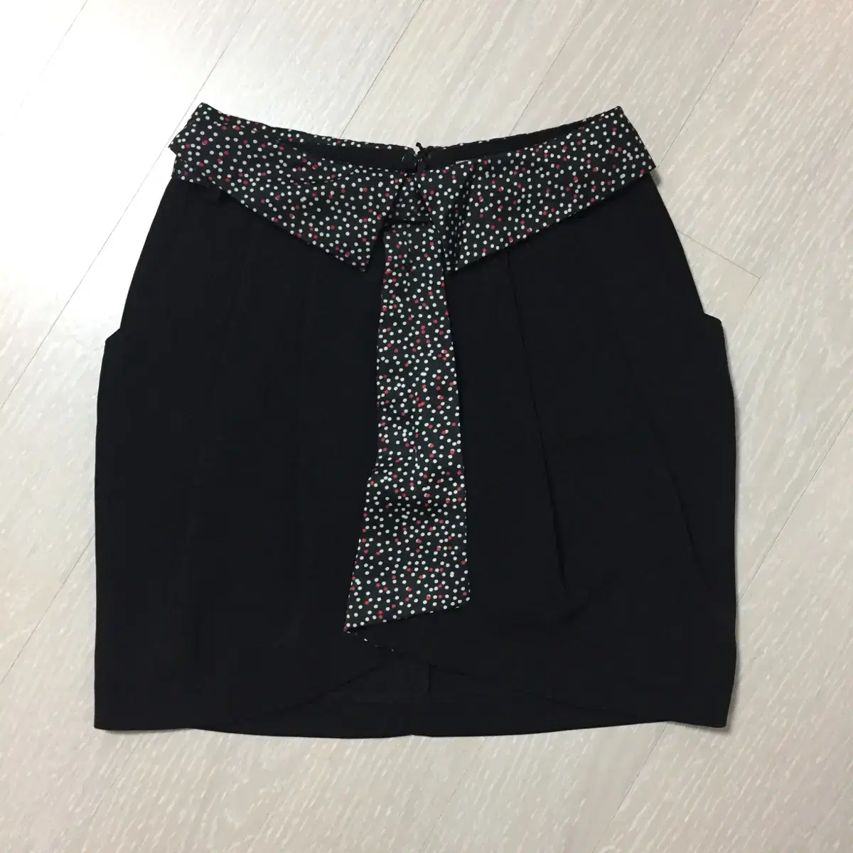 *NEW* H&M Dot-point Skirt