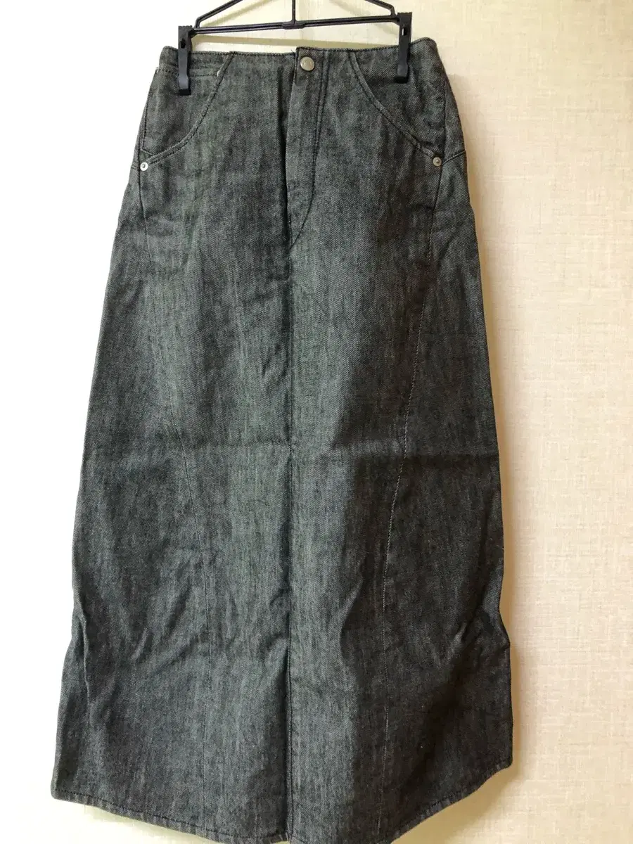 Levi's engineered skirt