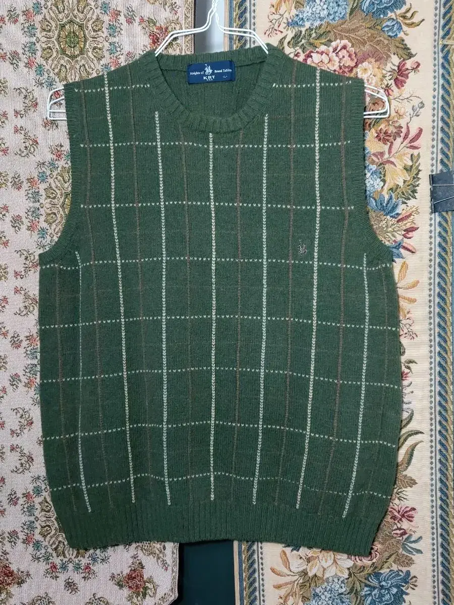 L KingOvergroundTablecloth Wool Check Knit Vest