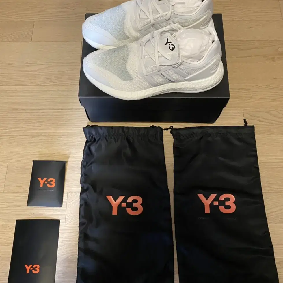 [280] Y-3 퓨어부스트 크리스탈 트리플화이트