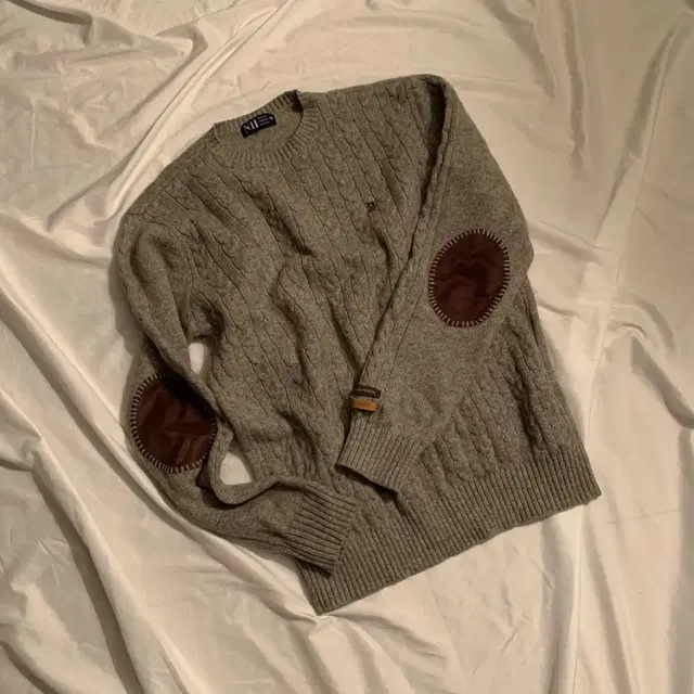 Nii handmade wool knit