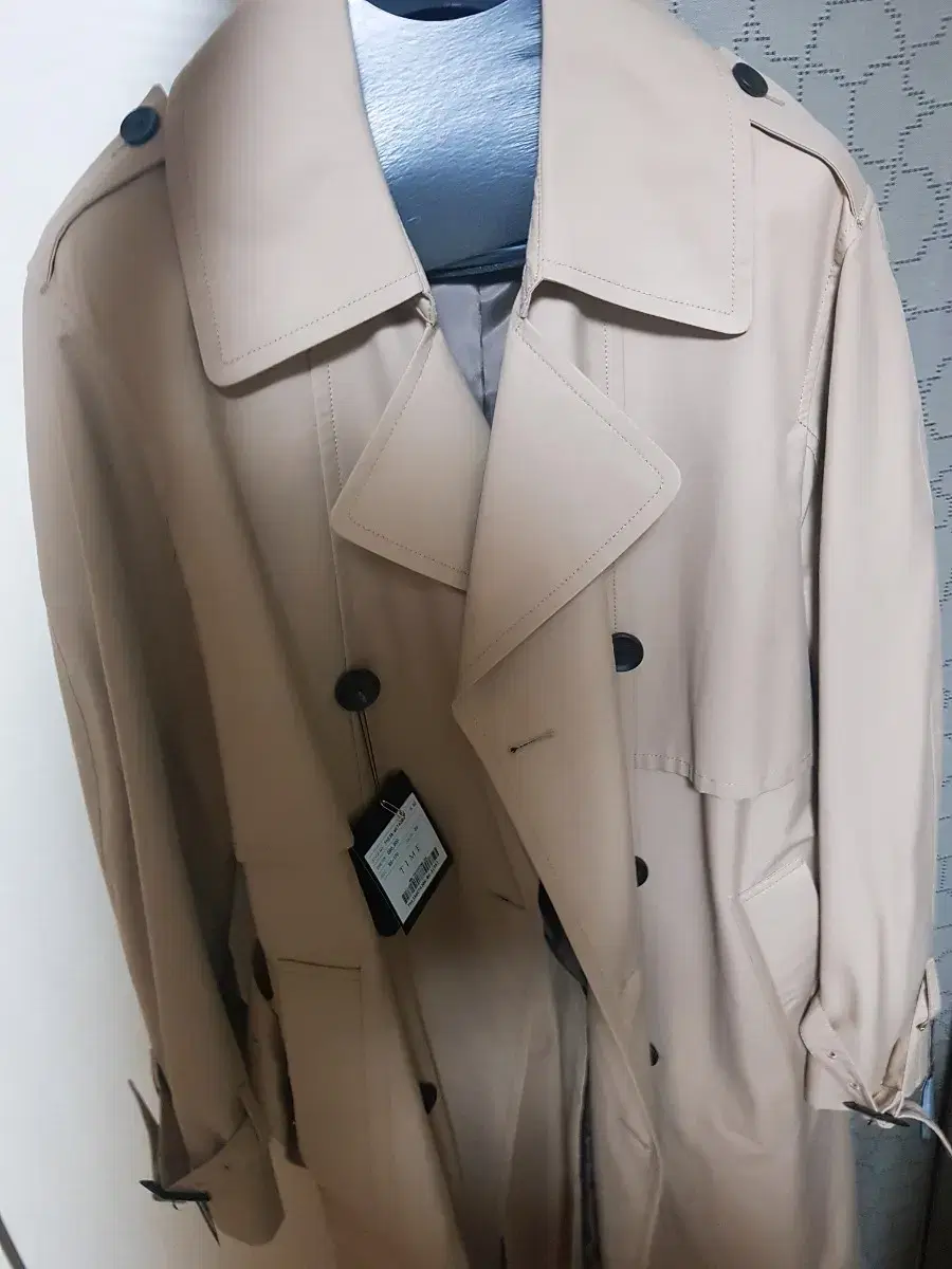 Time Homme 19FW oversized trench coat size 95 for sale.