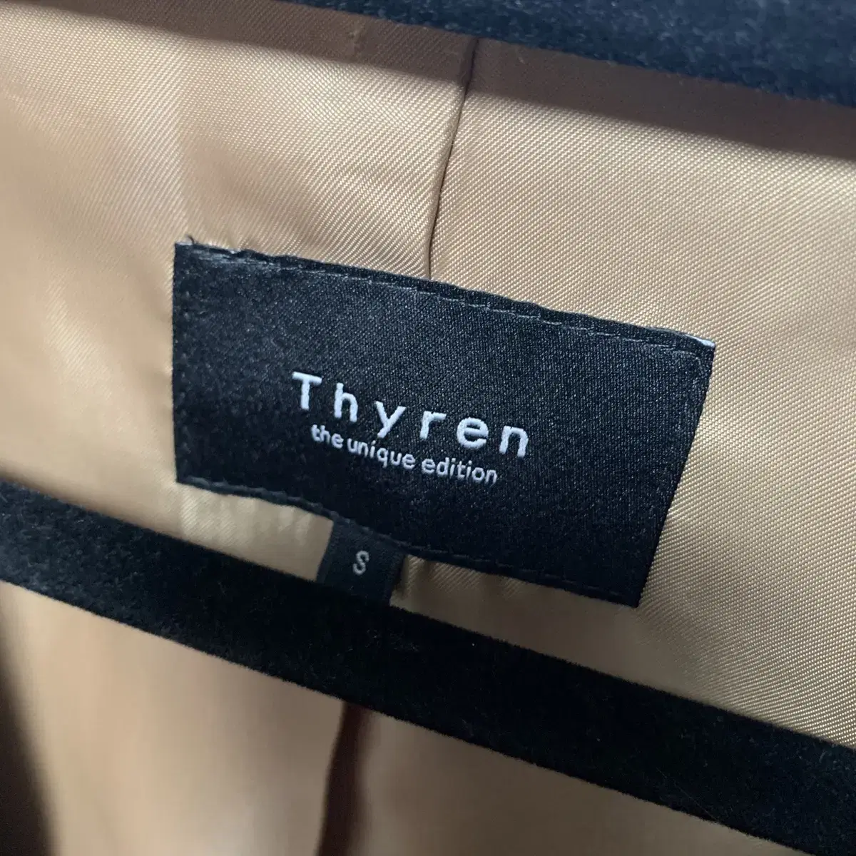 정혜성 코트 Thyren 모100% 코트