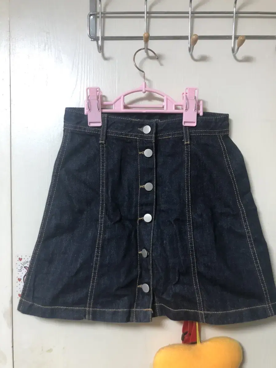 SKIRT. PANTS. DRESS. Wardrobe organization (KRW 5,000-10,000)