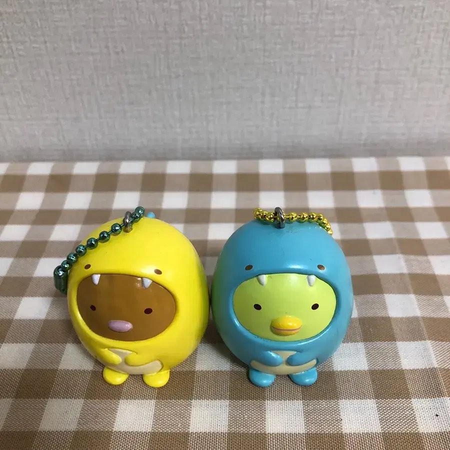 Sumikogurashi Gacha keyring Dinosaurs