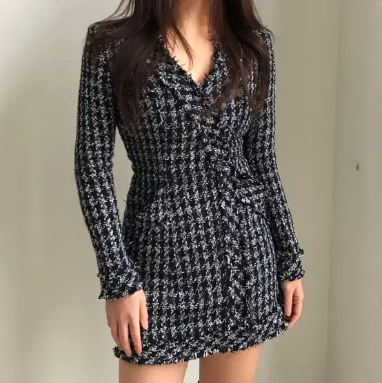 Tweed V-neck ONEPIECE