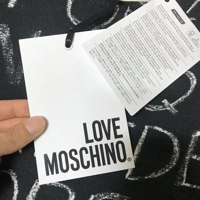 모스치노(LOVE MOSCHINO) 남자 긴팔 XL 팔아요