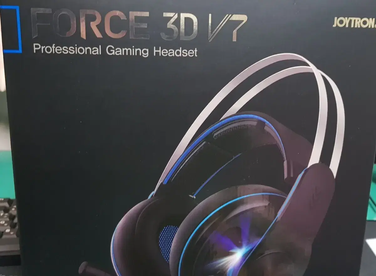 Force 3D v7 gaming headset for sale