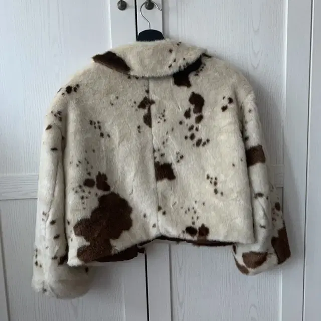 calf faux fur jacket 프레클