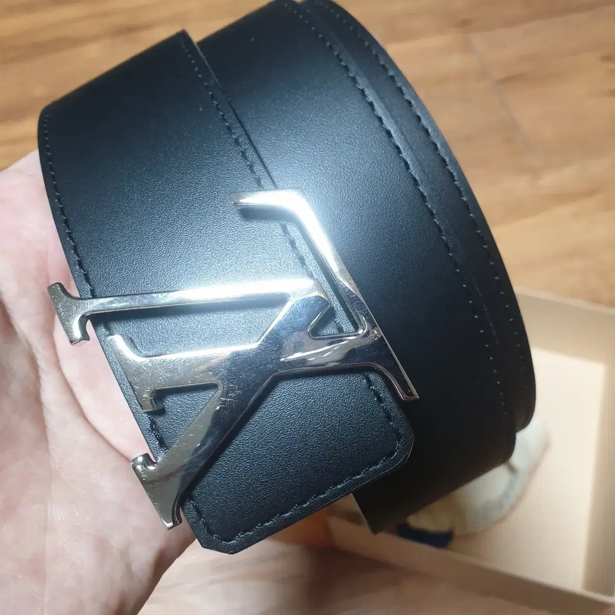 Genuine Louis Vuitton reversible belt