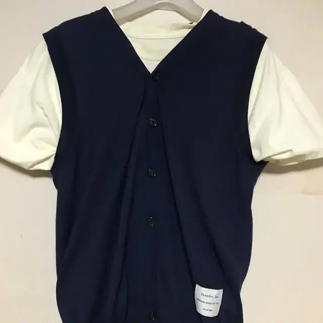 Customellow x 정연두 vest