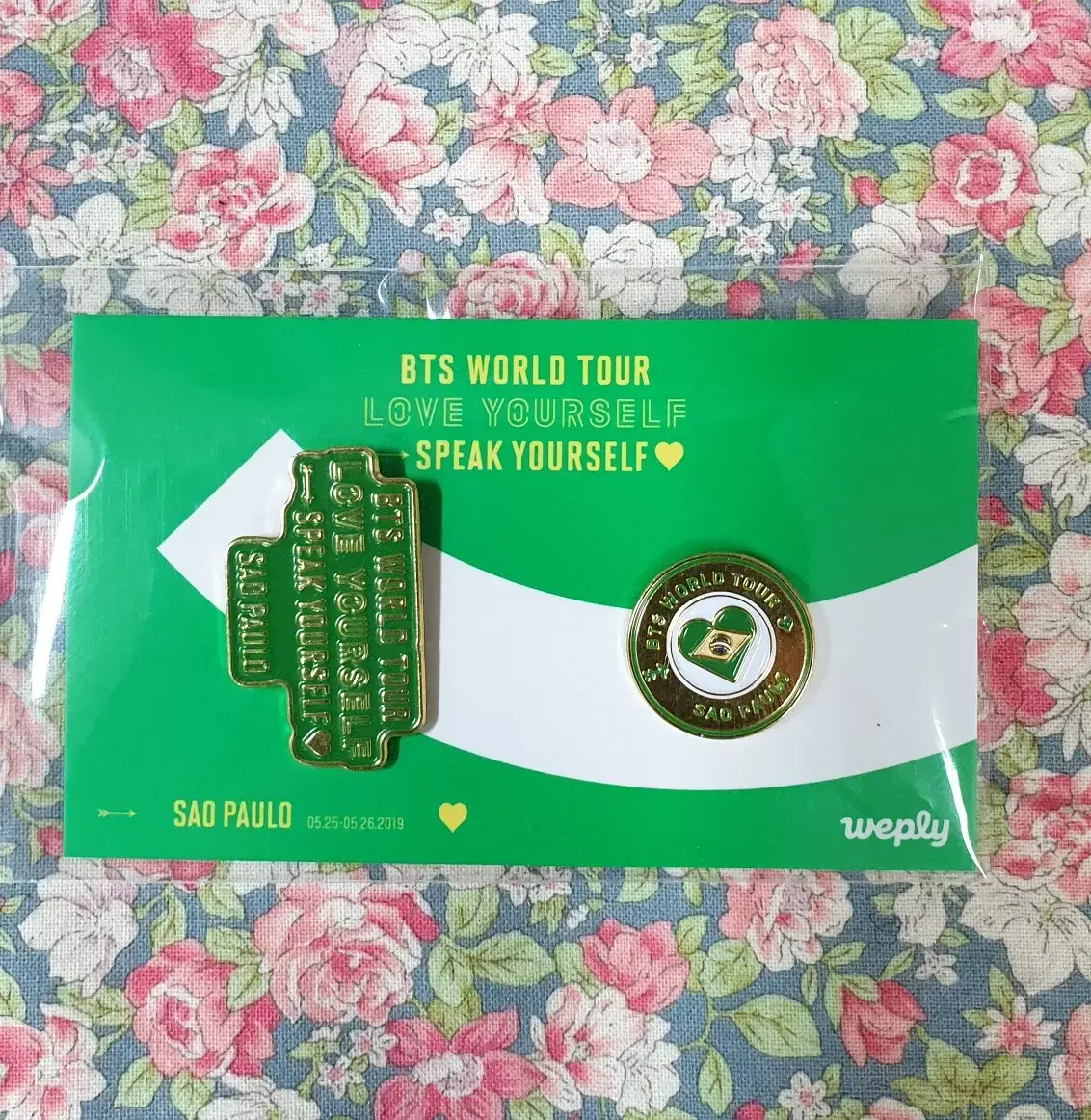 BTS São Paulo pre-order benefit wts of badges